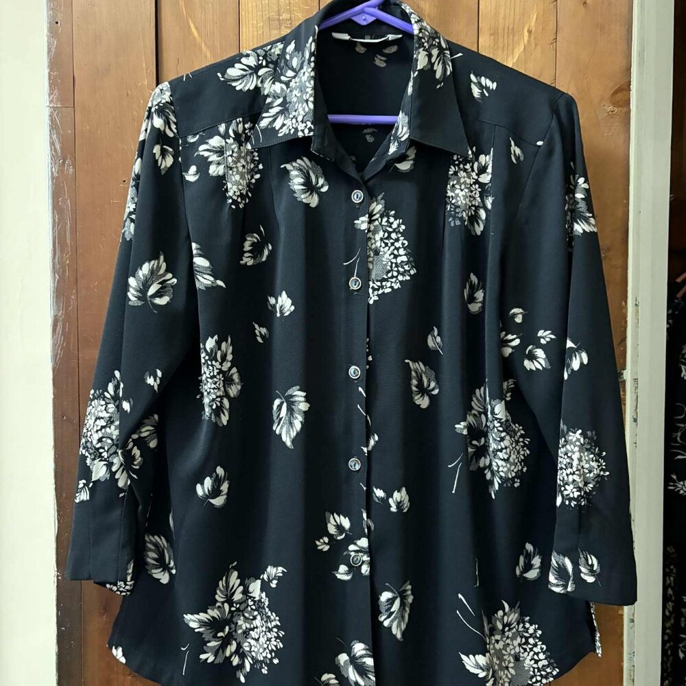 Tung Yuen Womens Blouse